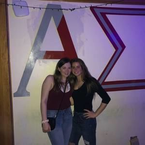 Meet your Posher, Danielle